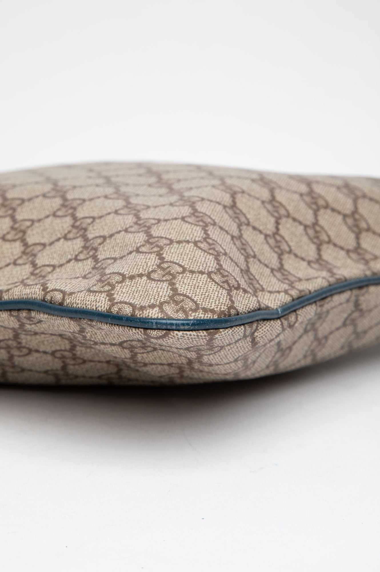 Gucci GG Supreme Flat Vertical Tote