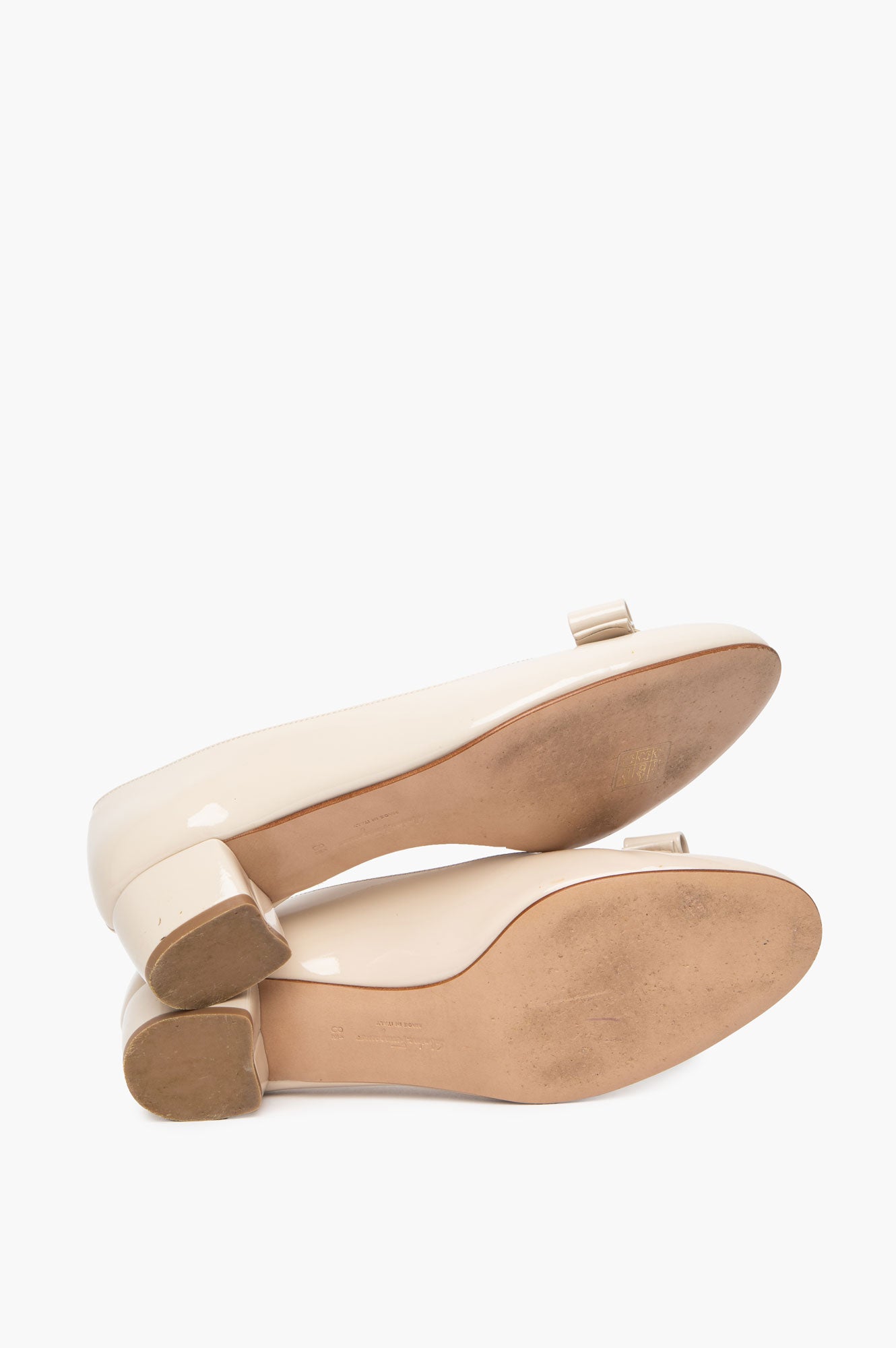 Salvatore Ferragamo Beige Patent Vara 1 Pump