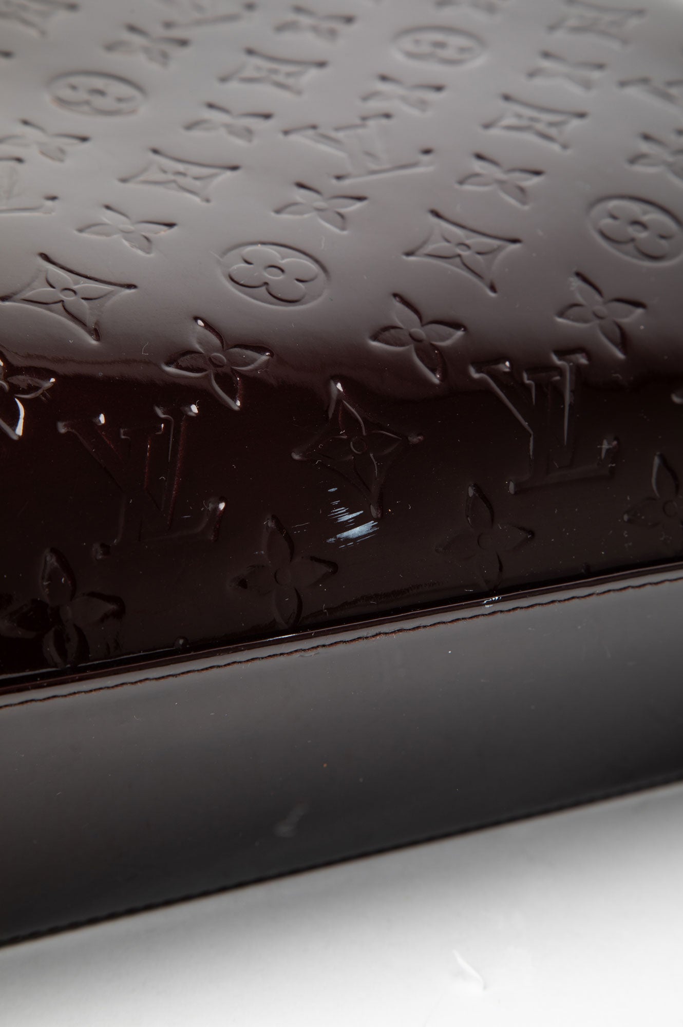 Louis Vuitton Amarante Vernis MM Brea Bag