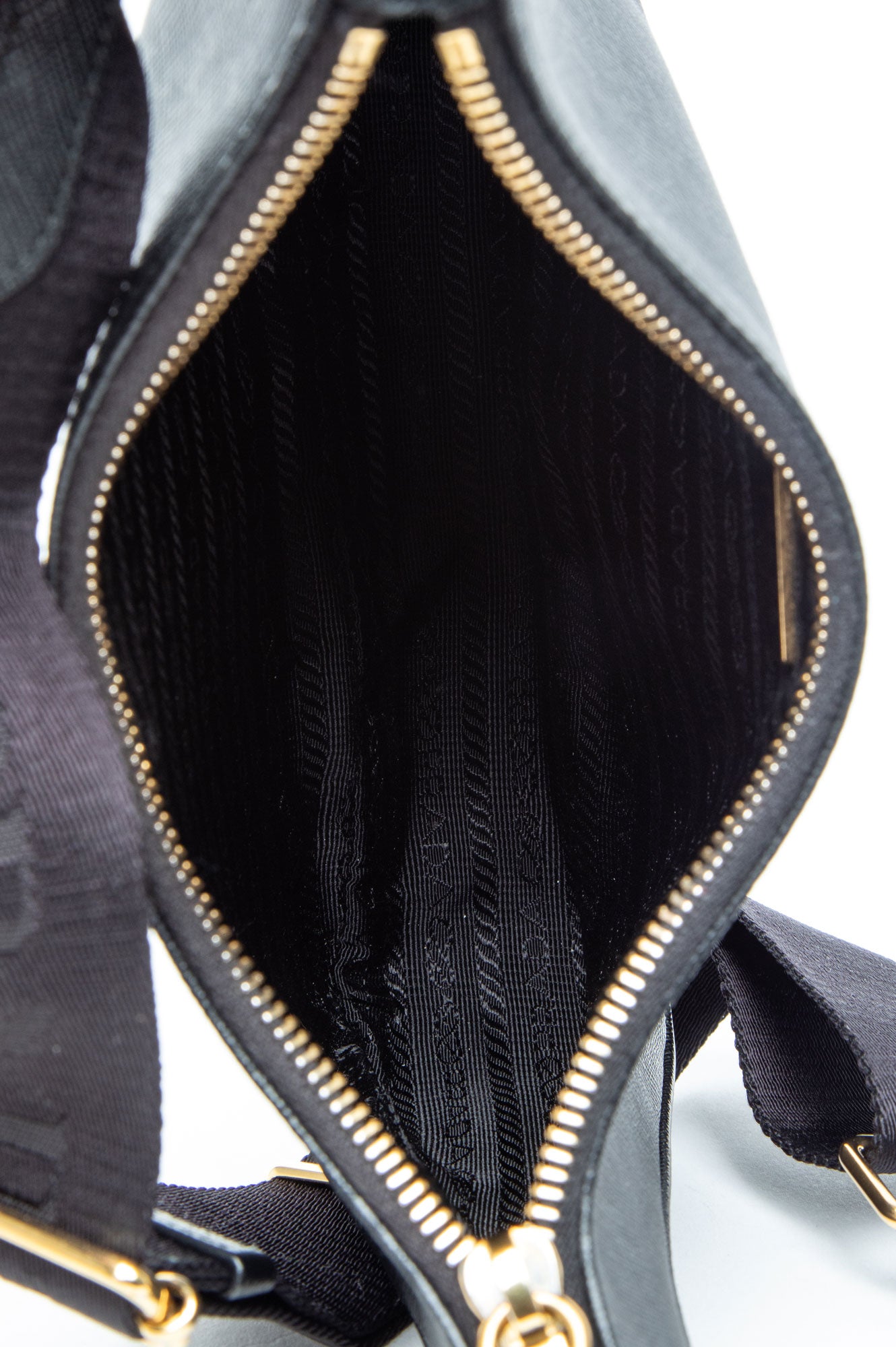 Prada Black Saffiano Leather Re-Edition 2005 Shoulder Bag with Straps