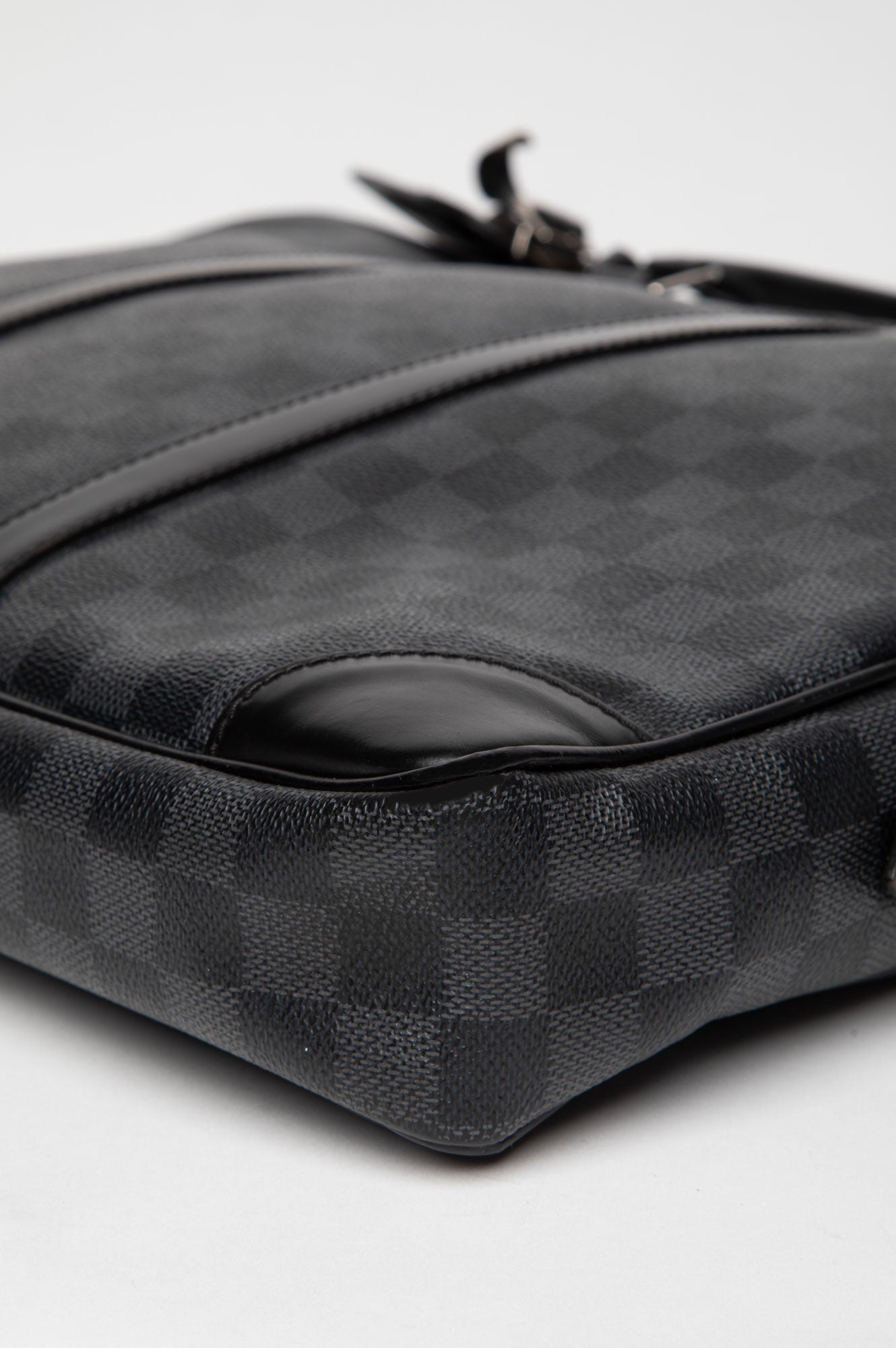 Louis Vuitton Damier Graphite Porte-Documents Voyage PM