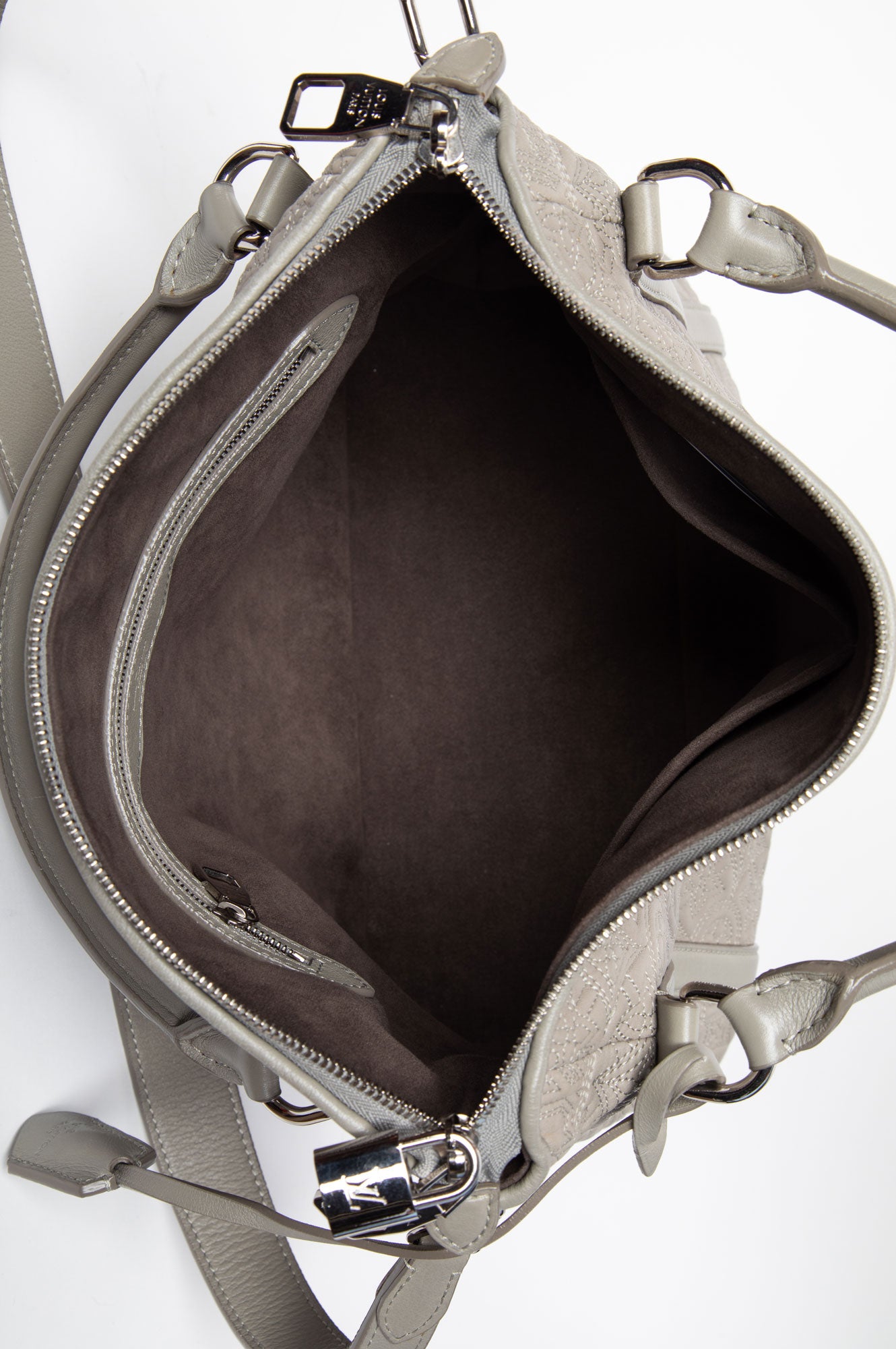 Louis Vuitton Gris Lambskin Tasche Antheia Ixia MM Bag