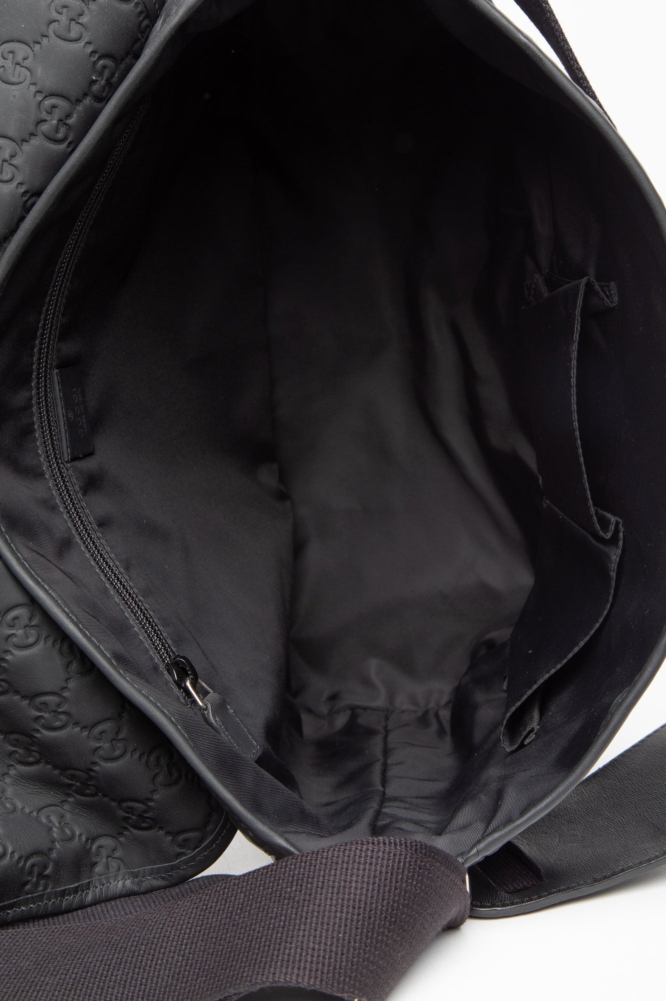 Gucci Black Guccissima Rubber Medium Messenger Bag