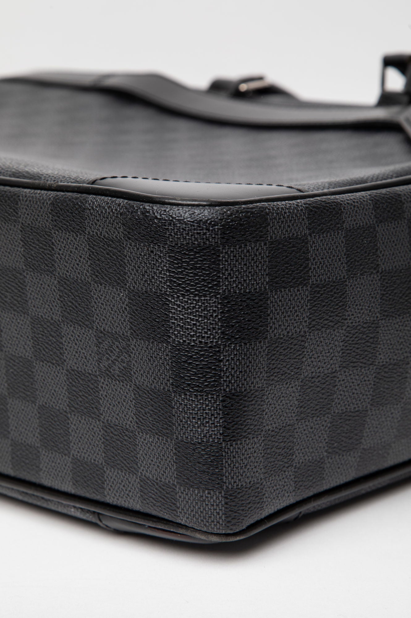 Louis Vuitton Damier Graphite Porte-Documents Voyage GM