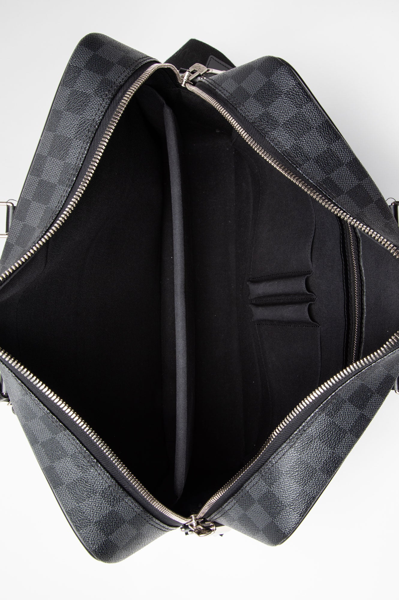 Louis Vuitton Damier Graphite Porte-Documents Voyage GM