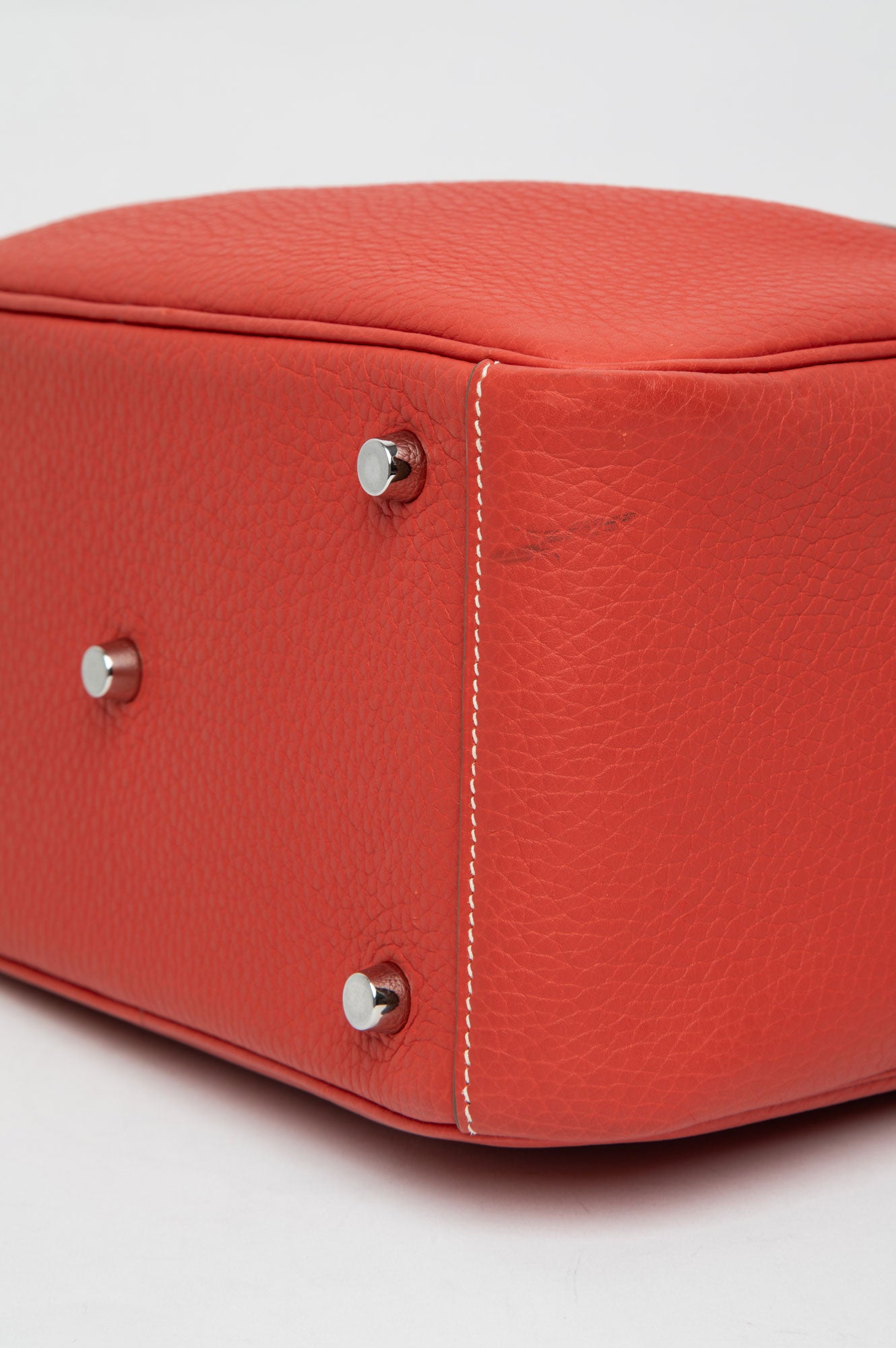 Hermès Sanguine Clemence Leather Lindy 26