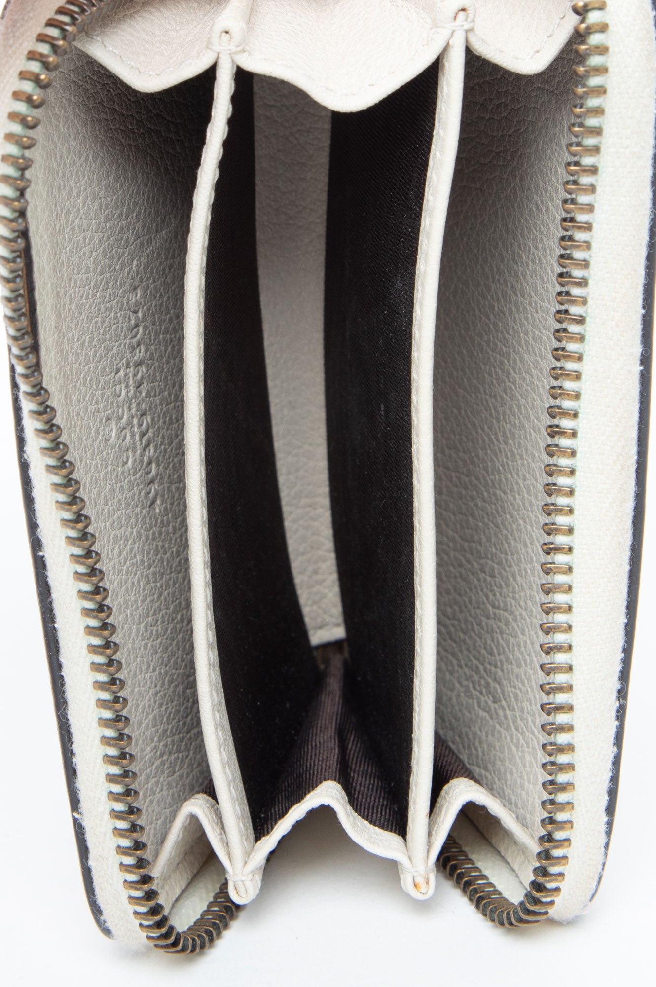 Gucci Beige Leather Zip Cardcase