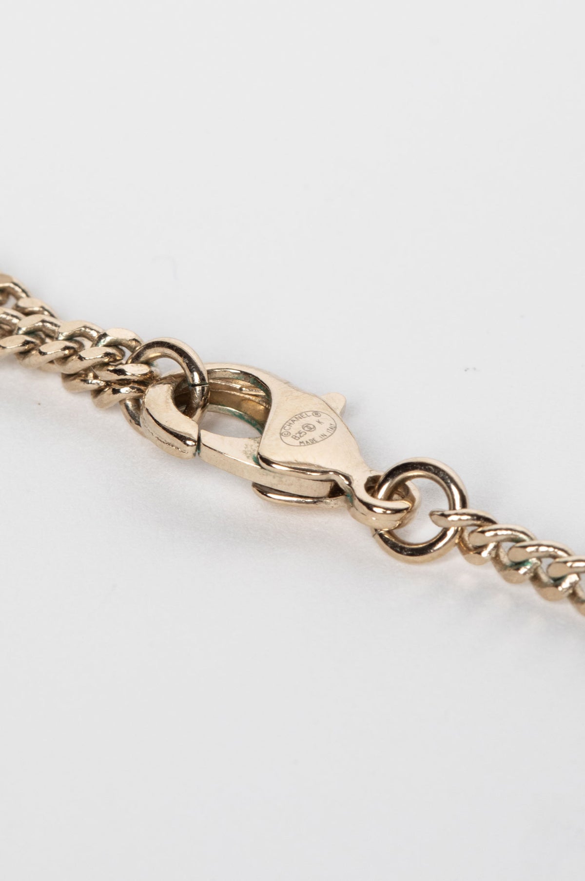 Chanel B25 K Champagne Gold Curb Chain Crystal CC Logo Necklace