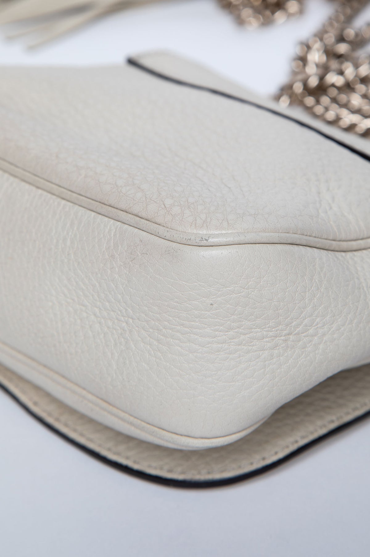 Gucci White Pebbled Leather Small Soho Chain Crossbody Bag