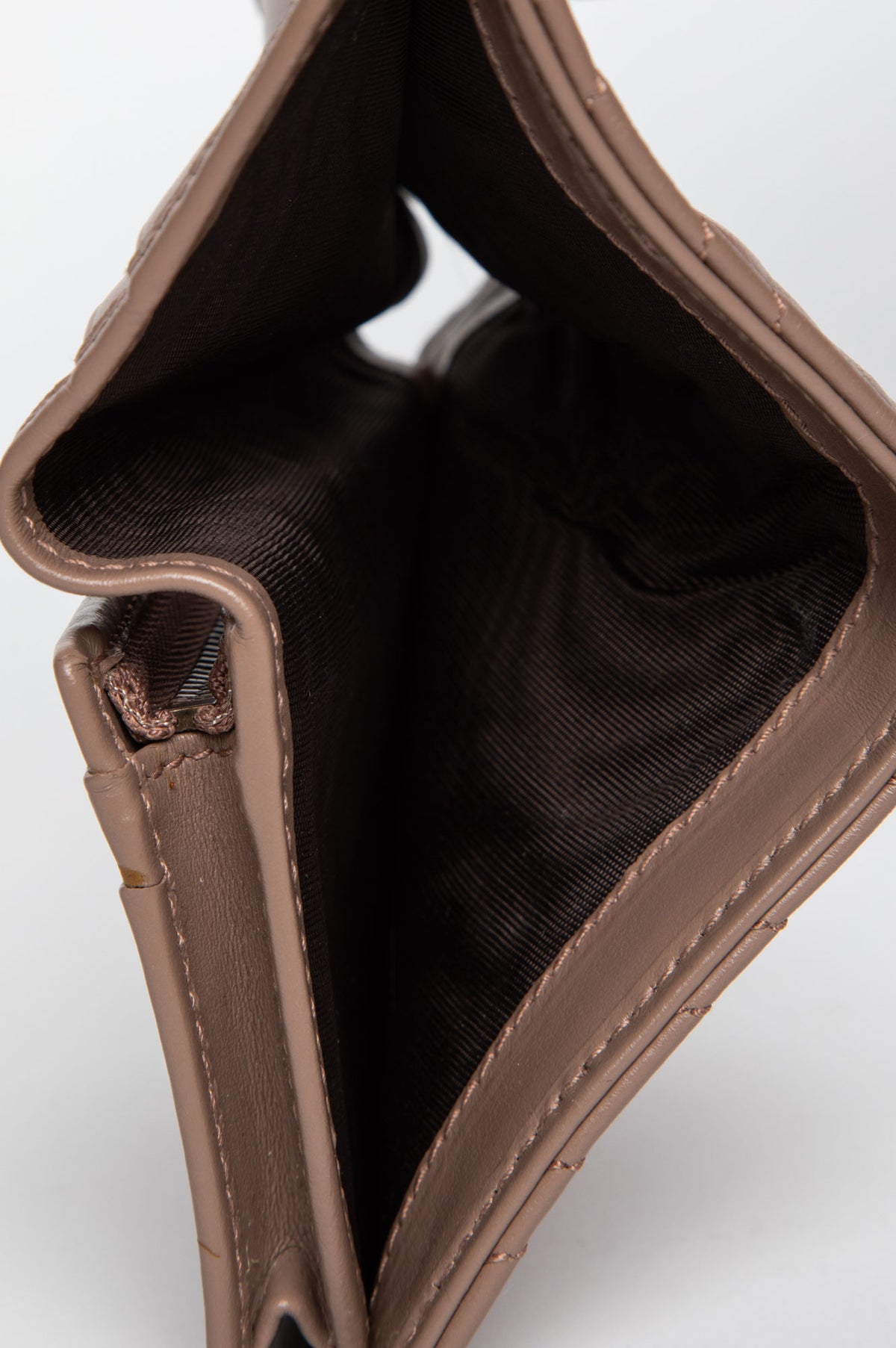 Gucci Beige Matelessé GG Marmont Wallet