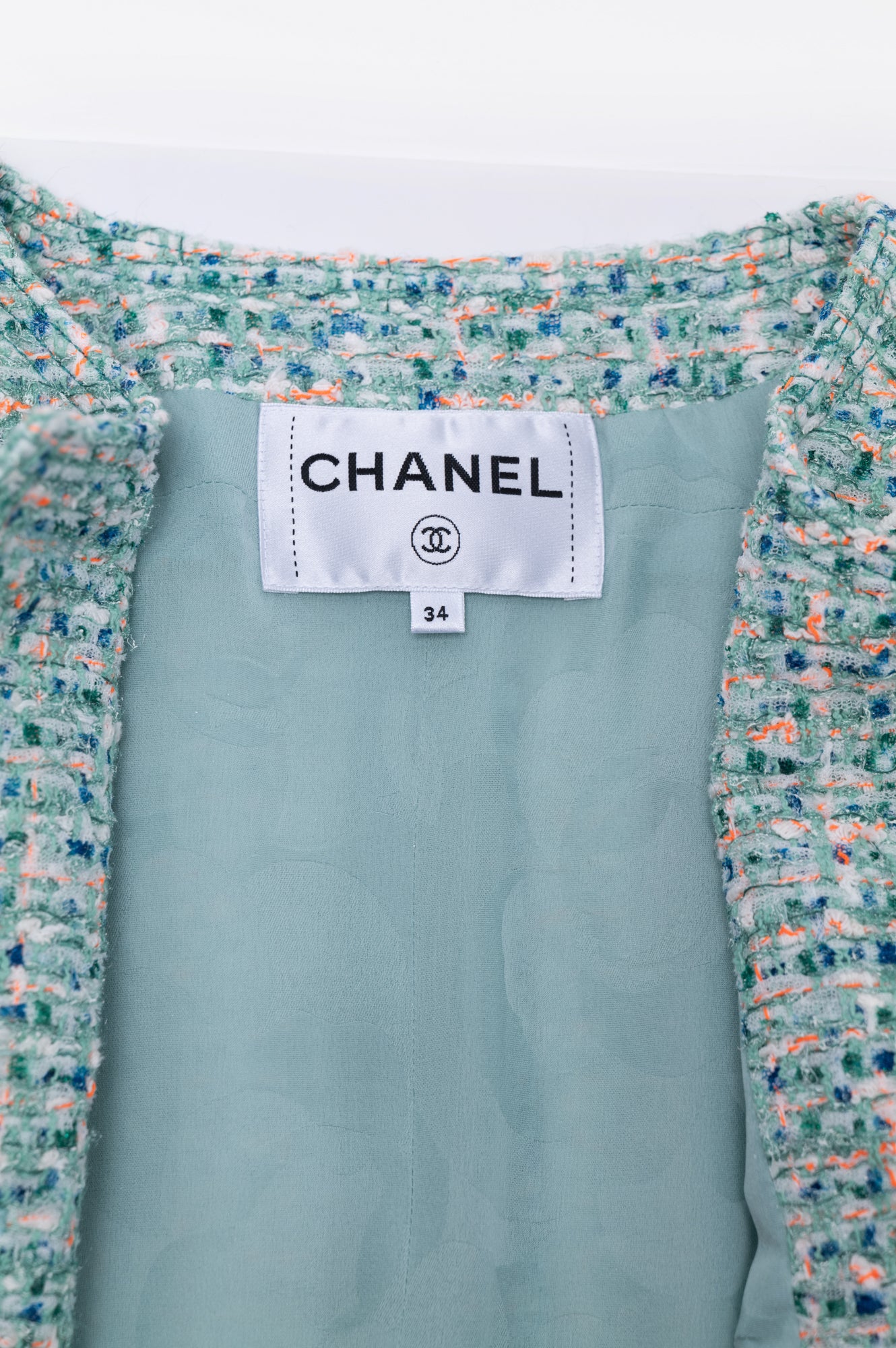 Chanel 2019 Green Tweed Pattern Jacket Size 34